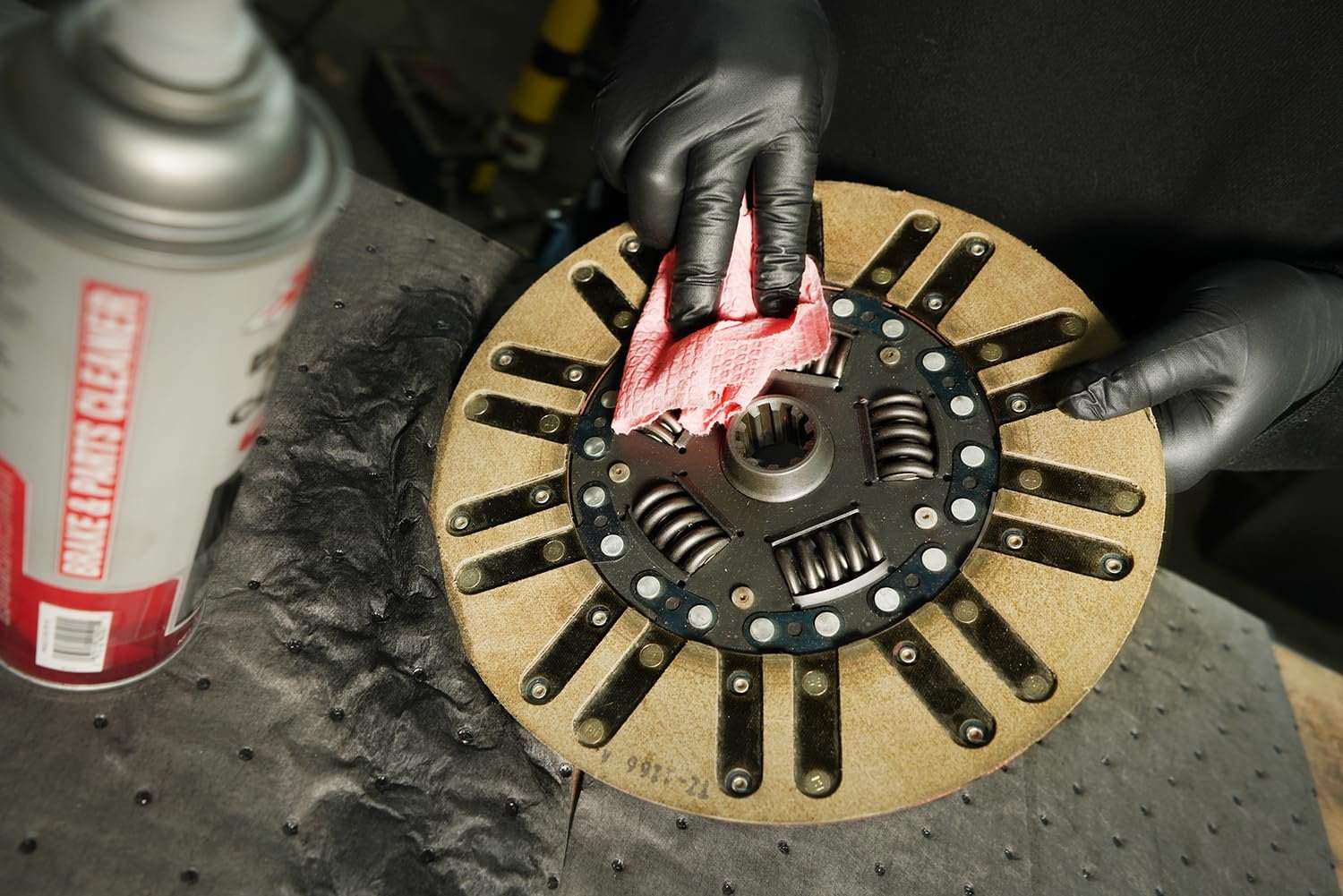 Spilfyter Small Task Absorbent Pads - 13" x 10", 100-Pack - Universal Leak, Drip, and Spill Control, 12 Gal Absorbency- GFF-1310